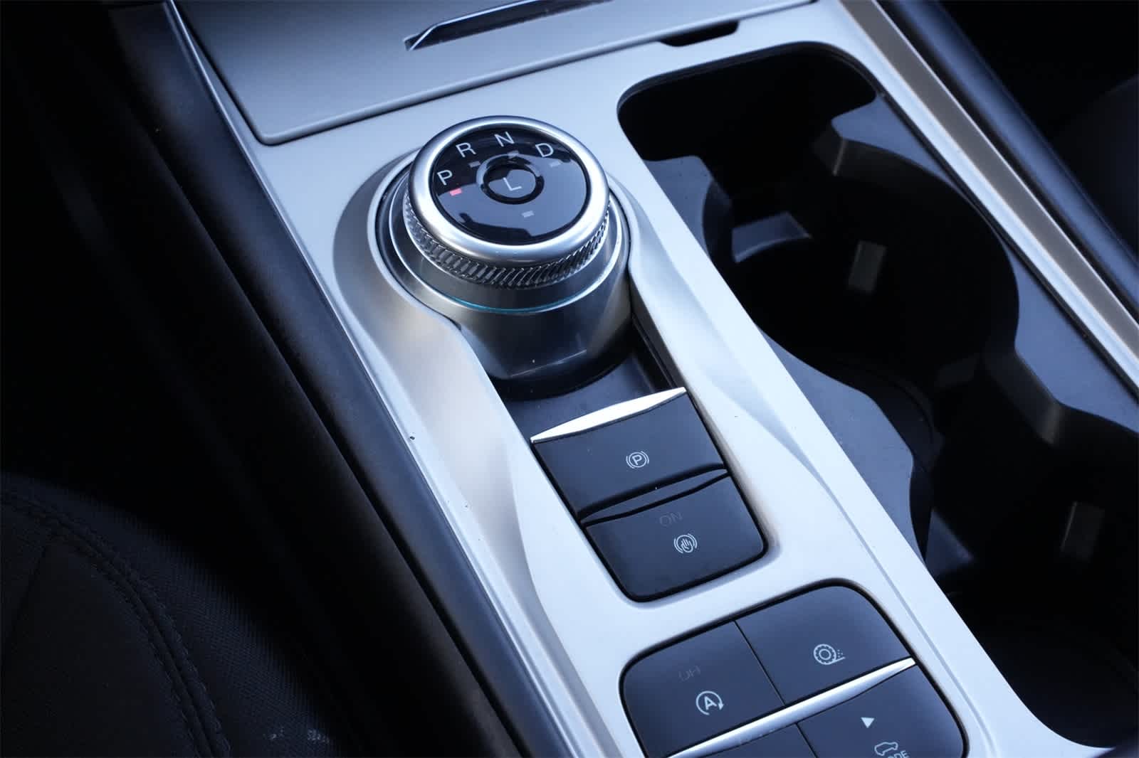 Thumbnail: 2022 Ford Explorer - 14