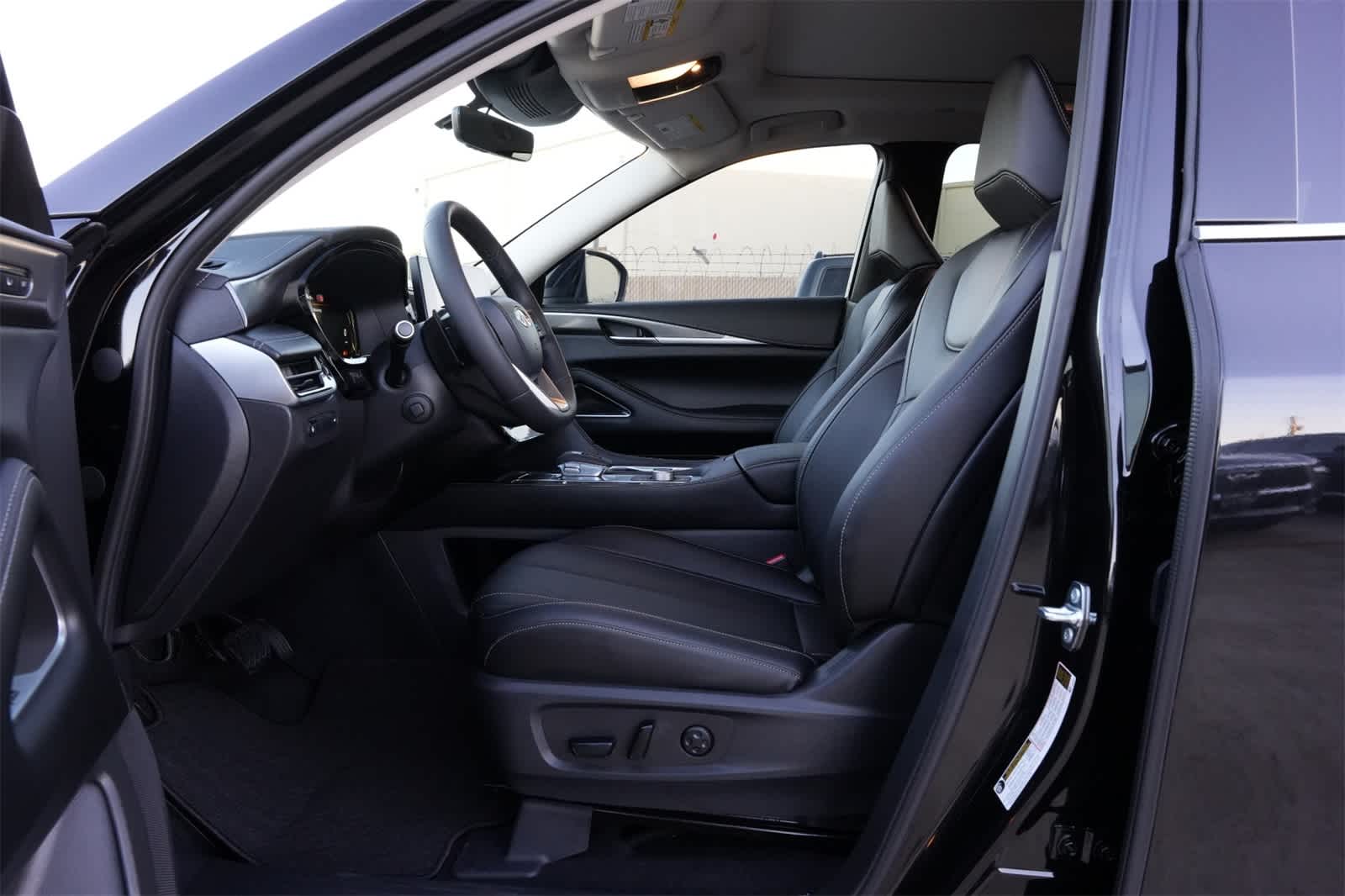 Thumbnail: 2026 INFINITI QX60 - 17