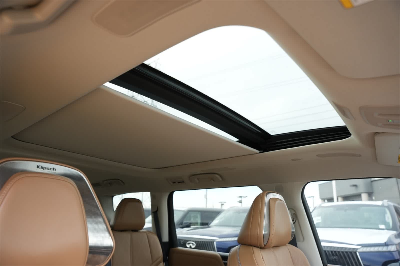 2025 INFINITI QX80 Sensory 26