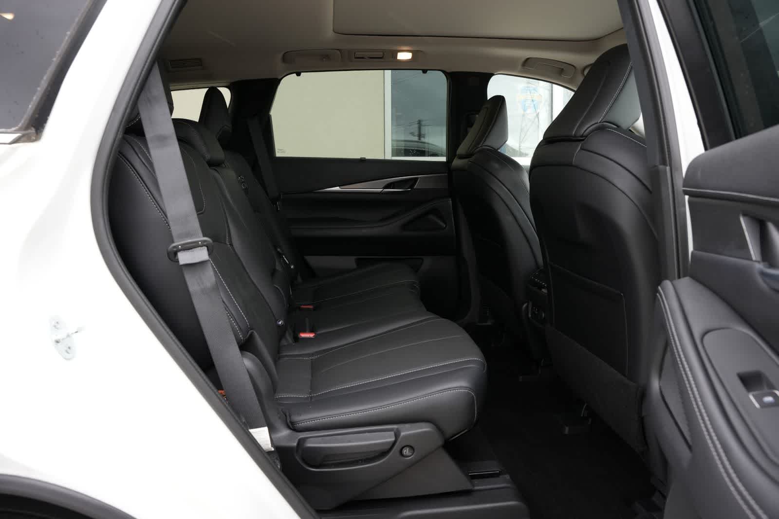 Thumbnail: 2023 INFINITI QX60 - 21