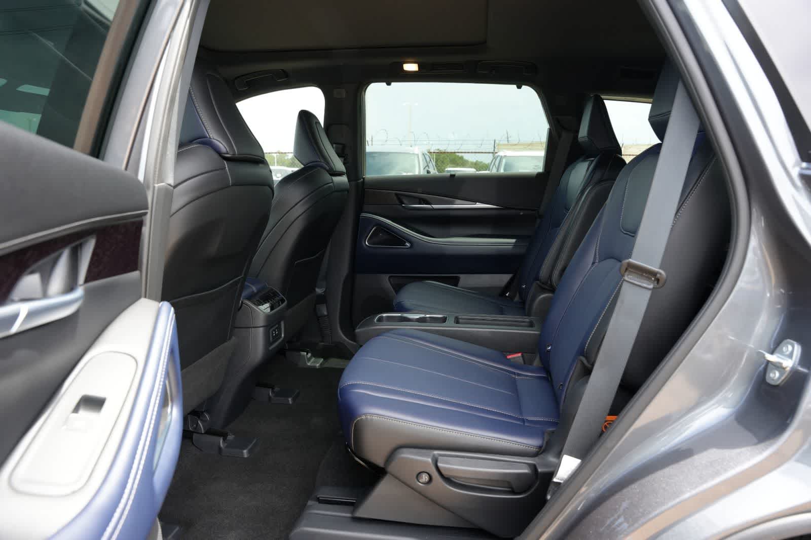 Thumbnail: 2026 INFINITI QX60 - 19
