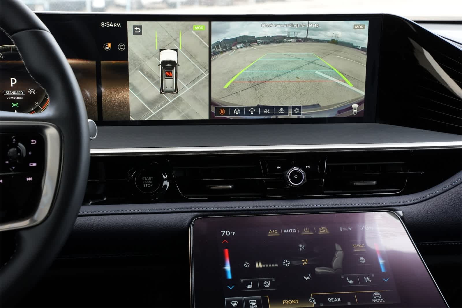 Thumbnail: 2026 INFINITI QX80 - 14