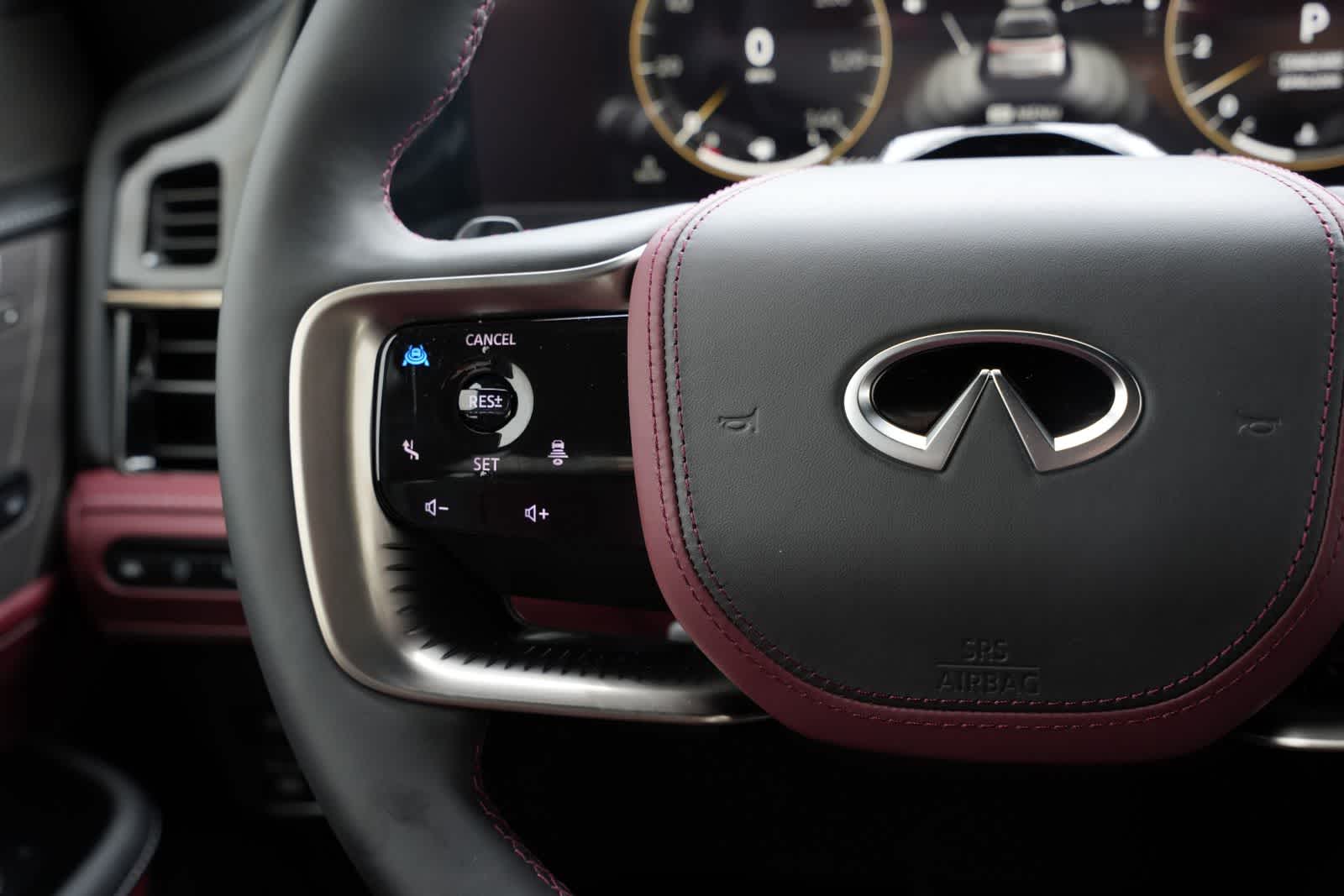 Thumbnail: 2026 INFINITI QX80 - 10