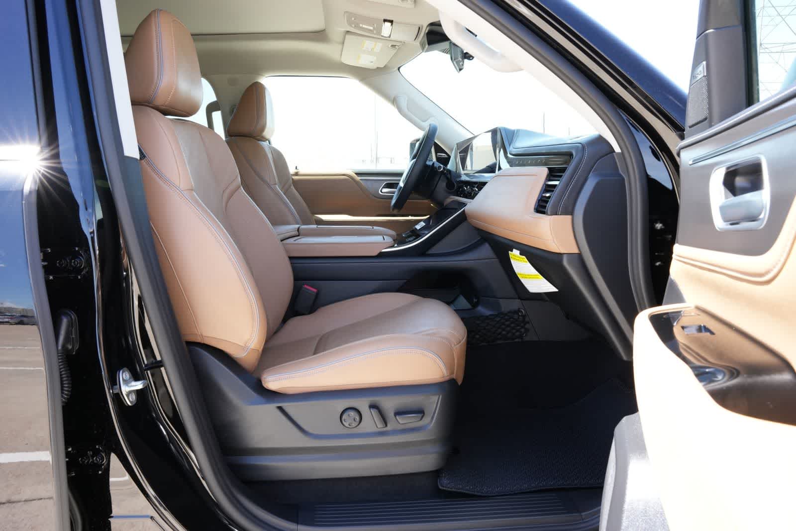 Thumbnail: 2026 INFINITI QX80 - 23