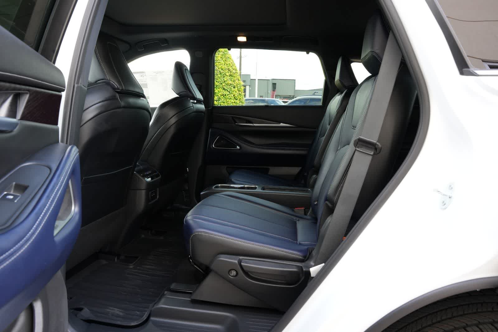 Thumbnail: 2026 INFINITI QX60 - 19