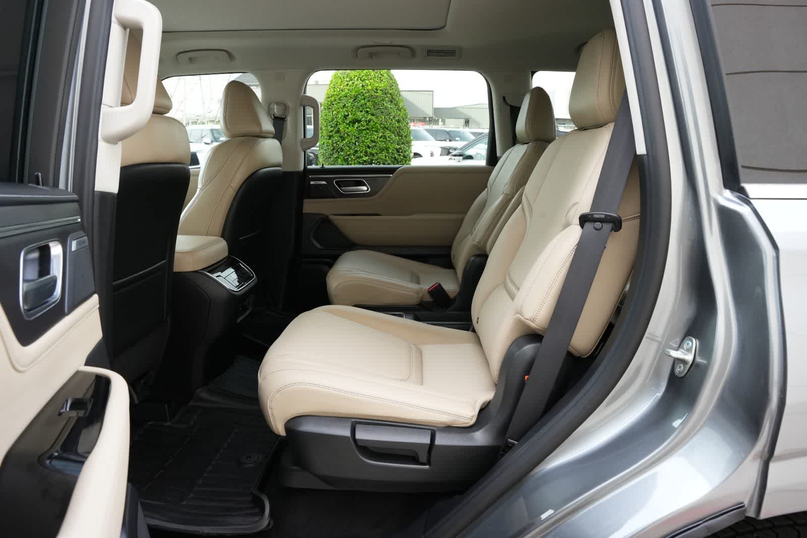 Thumbnail: 2026 INFINITI QX80 - 19