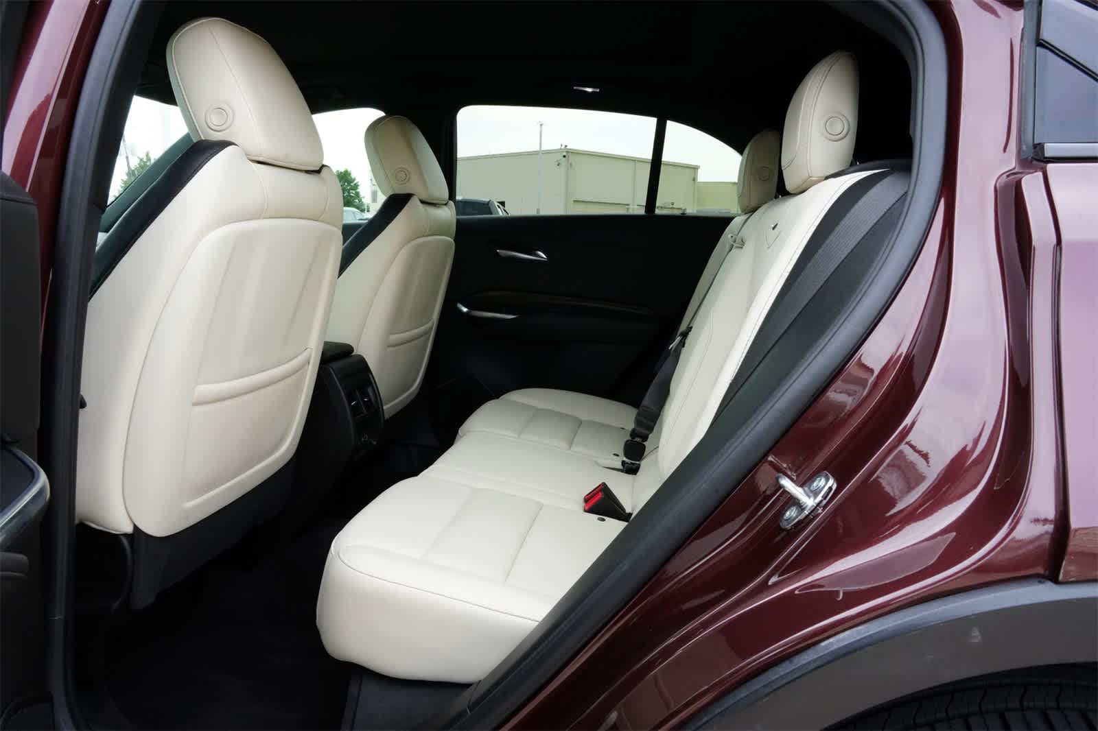 Thumbnail: 2022 Cadillac XT4 - 19