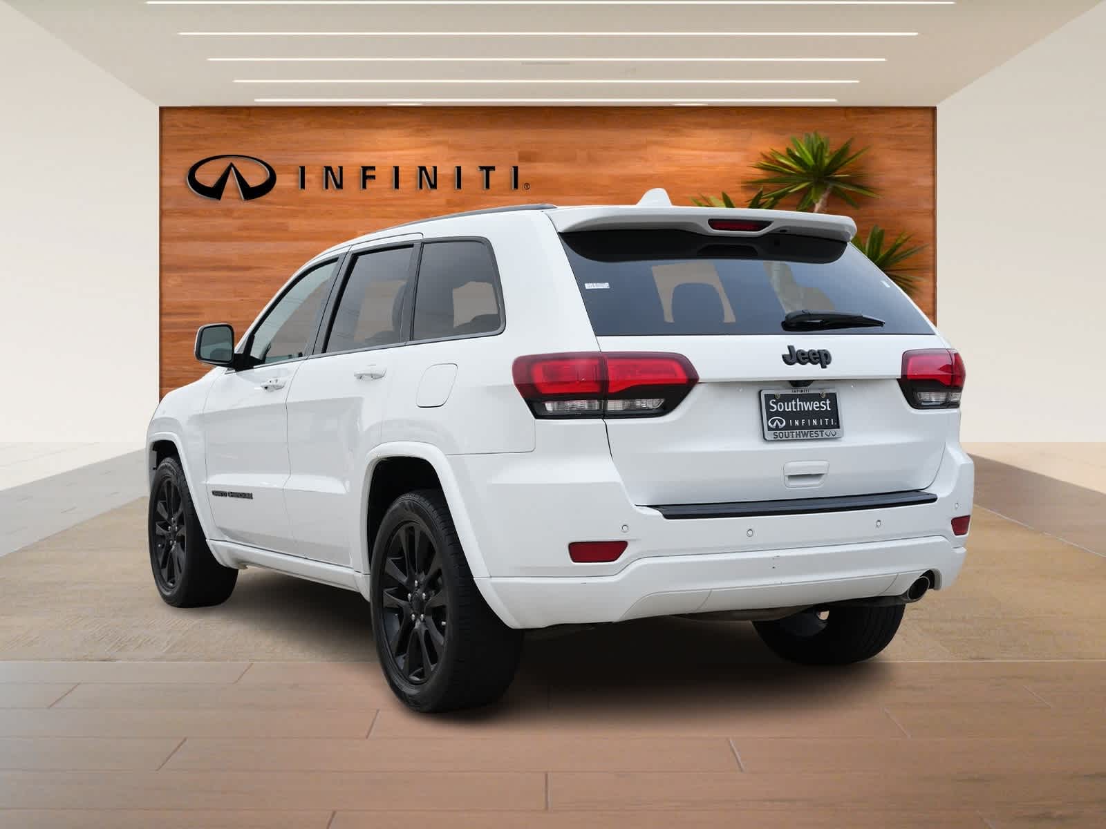 Thumbnail: 2017 Jeep Grand Cherokee - 6