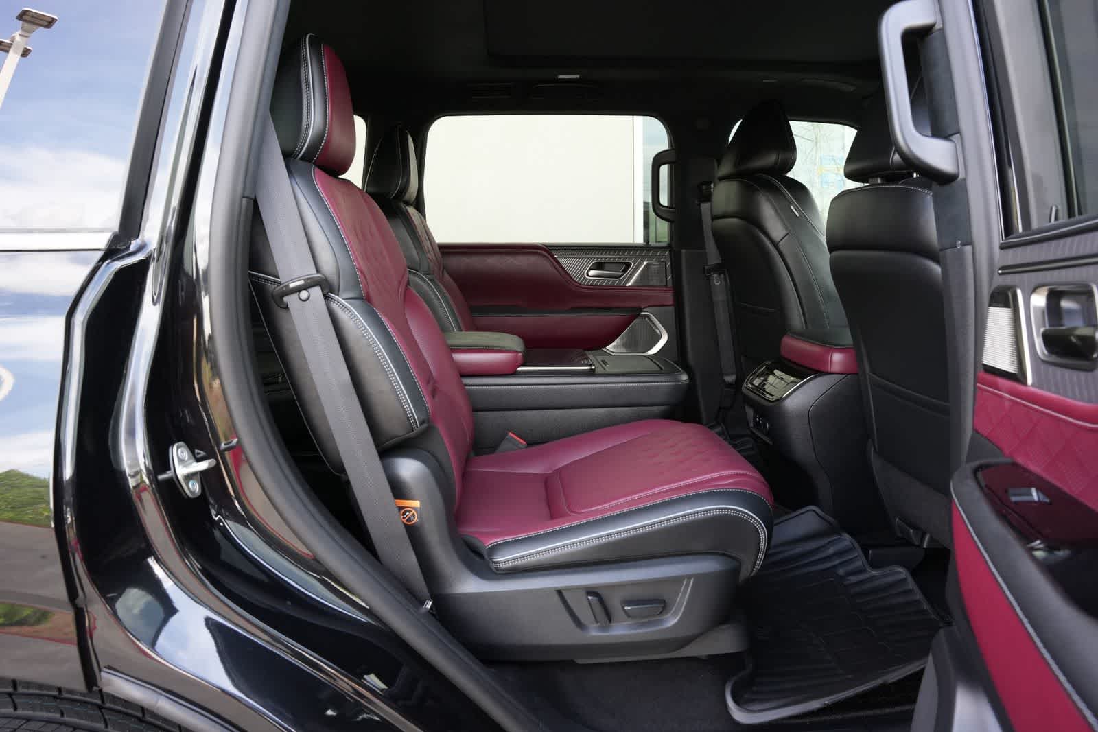 Thumbnail: 2026 INFINITI QX80 - 23