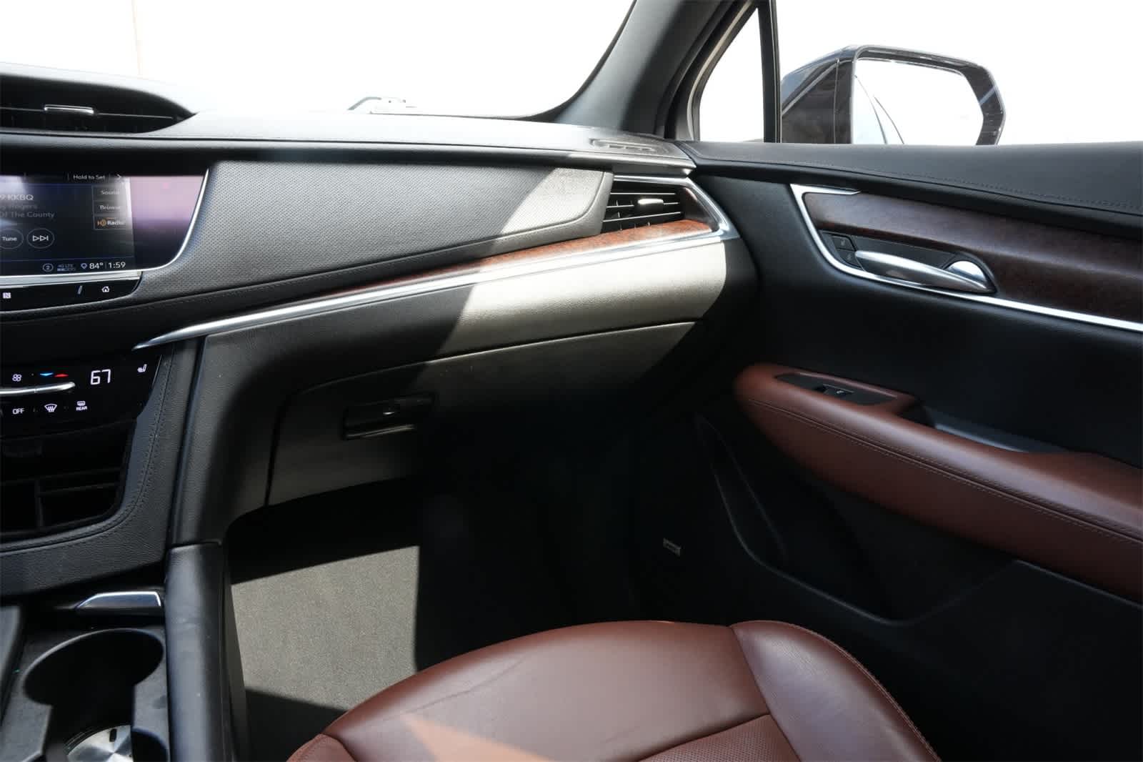 Thumbnail: 2020 Cadillac XT5 - 8