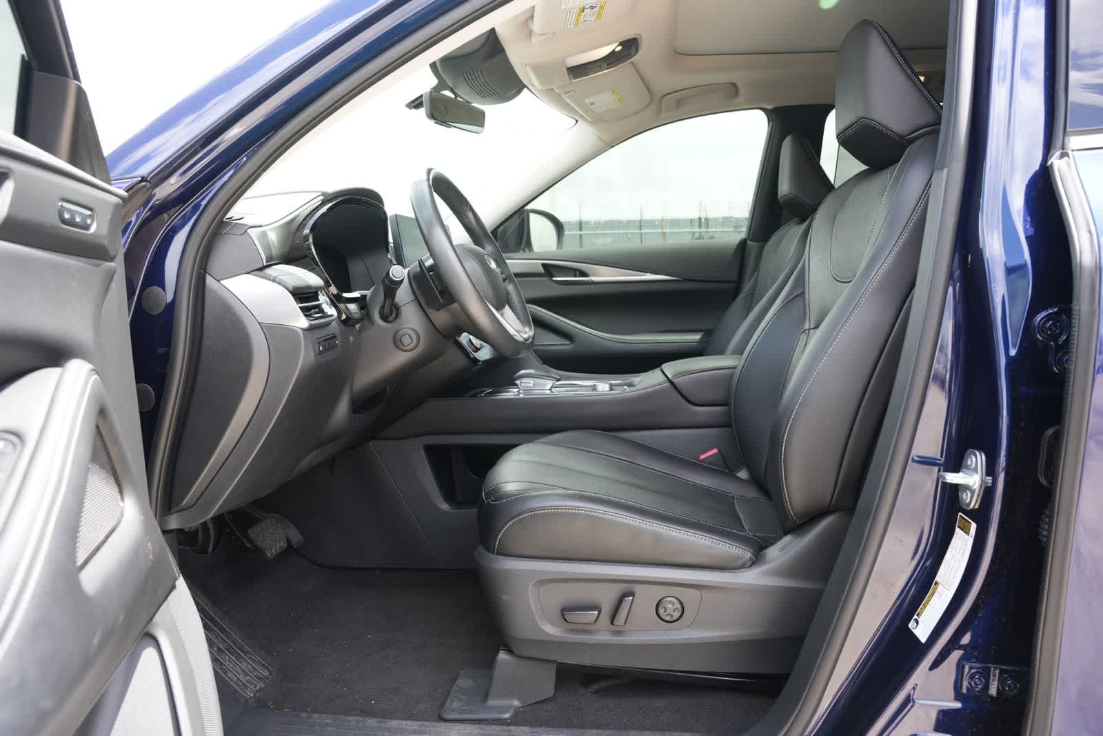 Thumbnail: 2023 INFINITI QX60 - 16