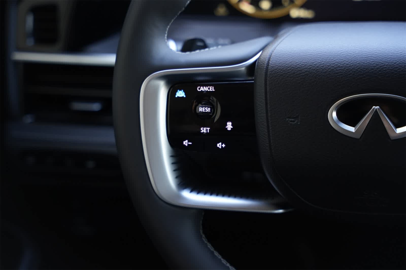 Thumbnail: 2025 INFINITI QX80 - 12