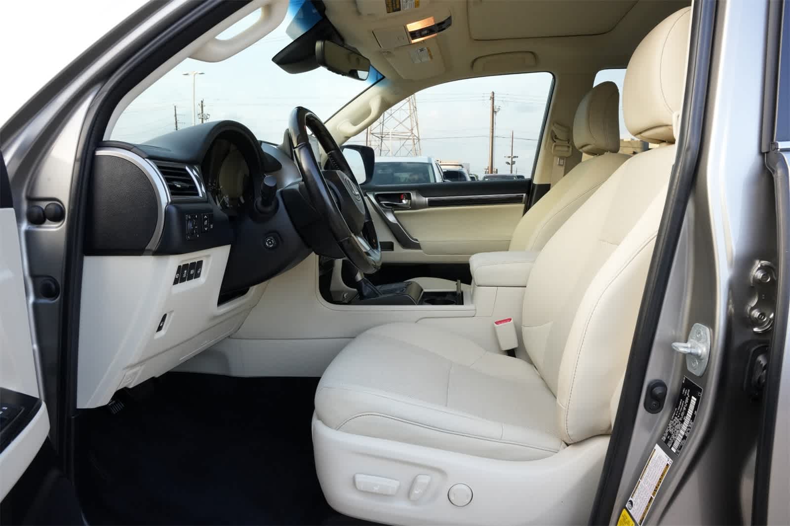 Thumbnail: 2022 Lexus GX - 18