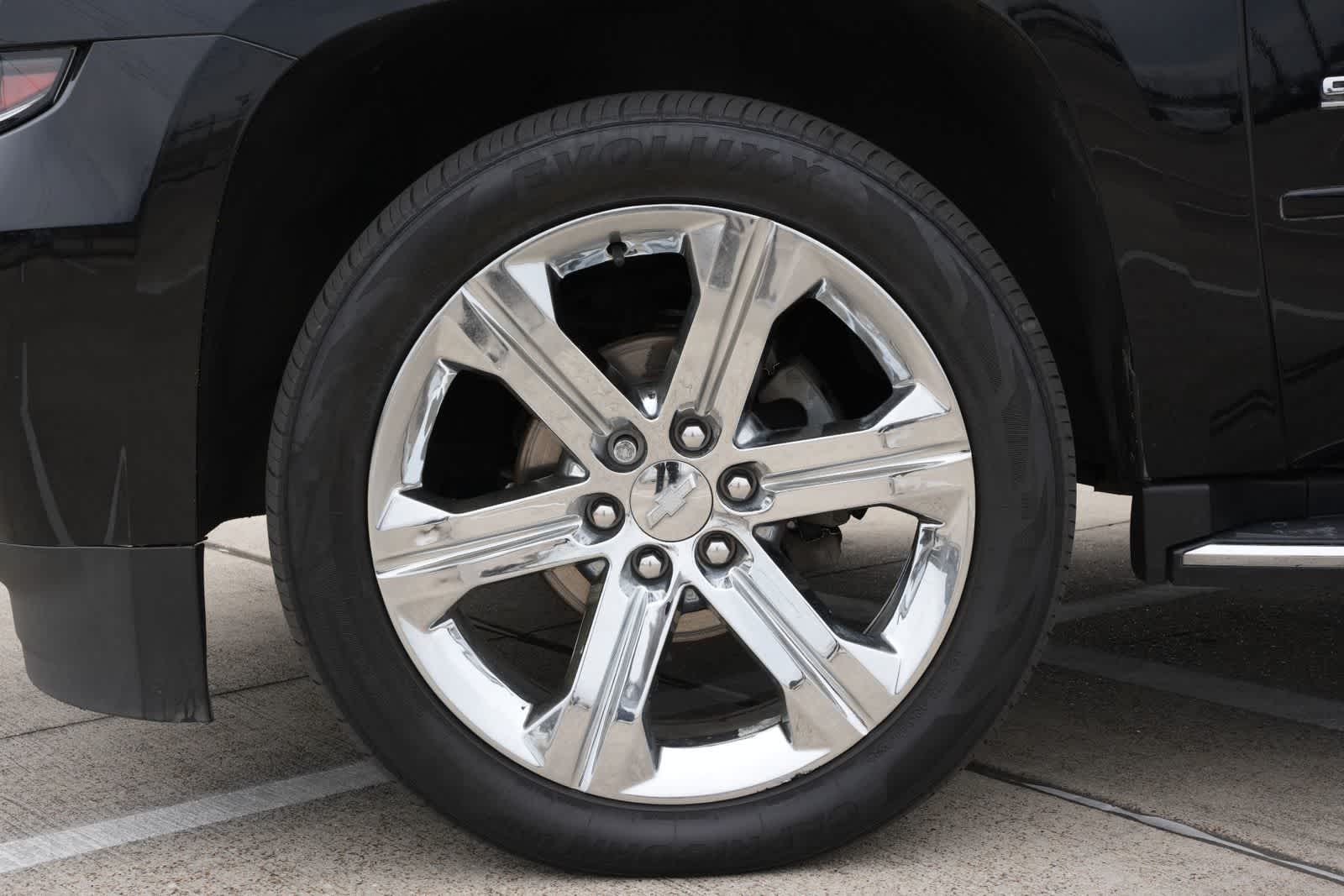 Thumbnail: 2019 Chevrolet Suburban - 24