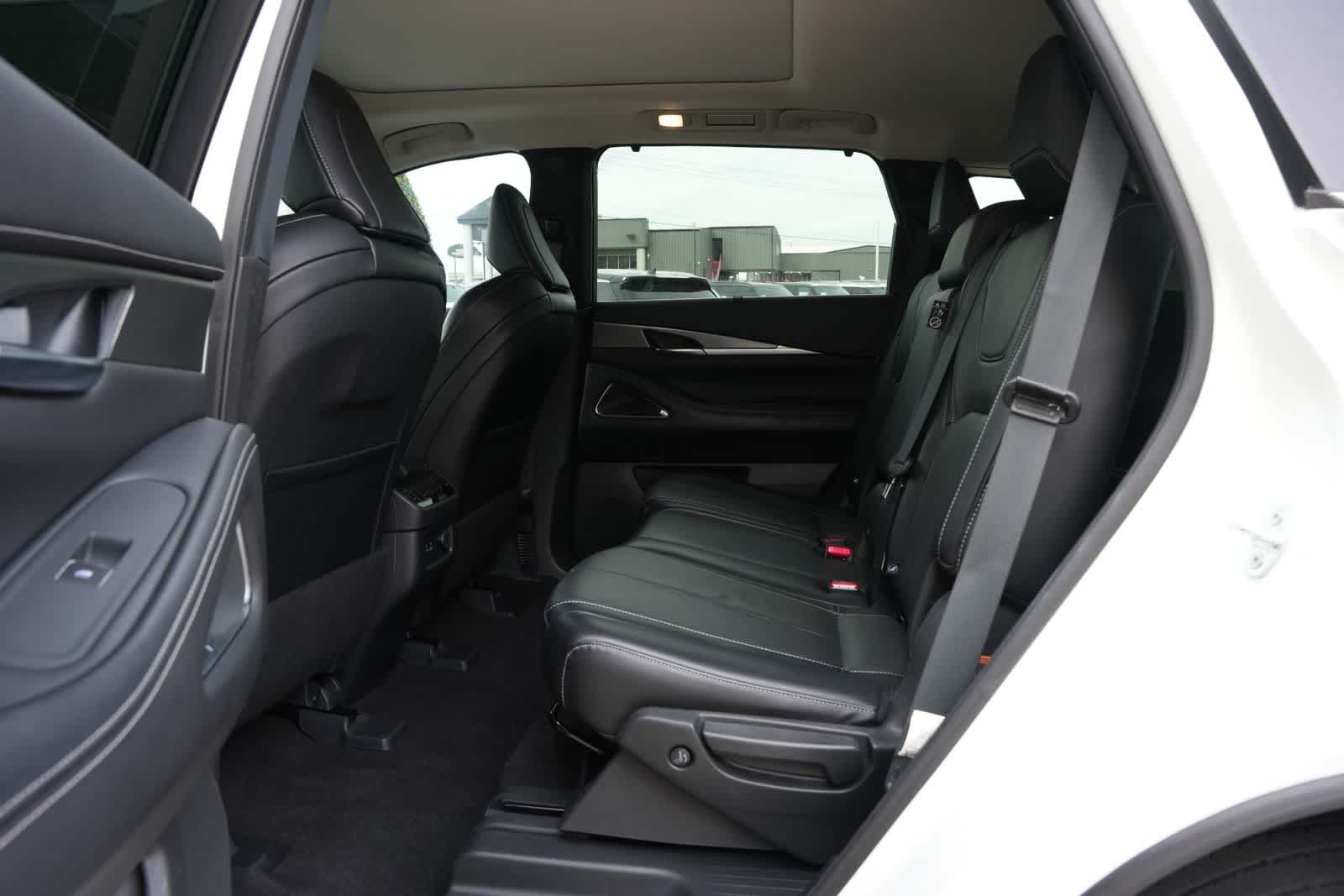 Thumbnail: 2023 INFINITI QX60 - 20