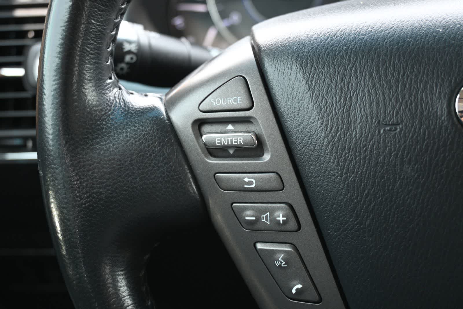 Thumbnail: 2012 INFINITI QX56 - 10