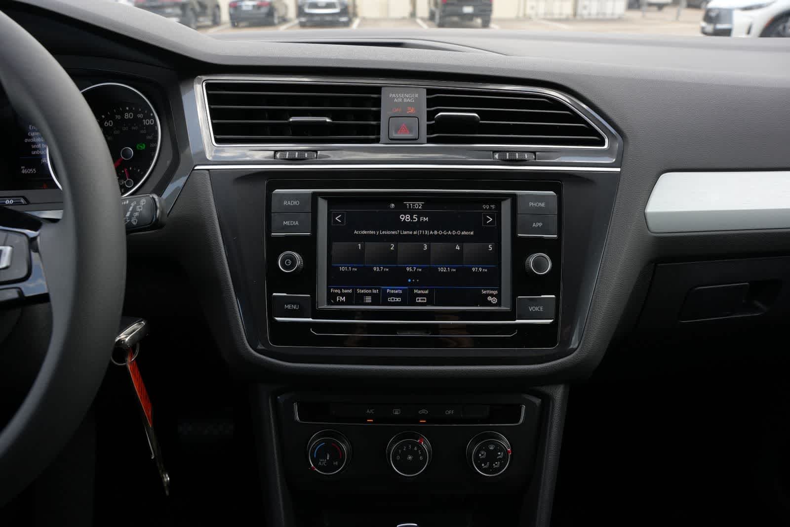 Thumbnail: 2021 Volkswagen Tiguan - 12