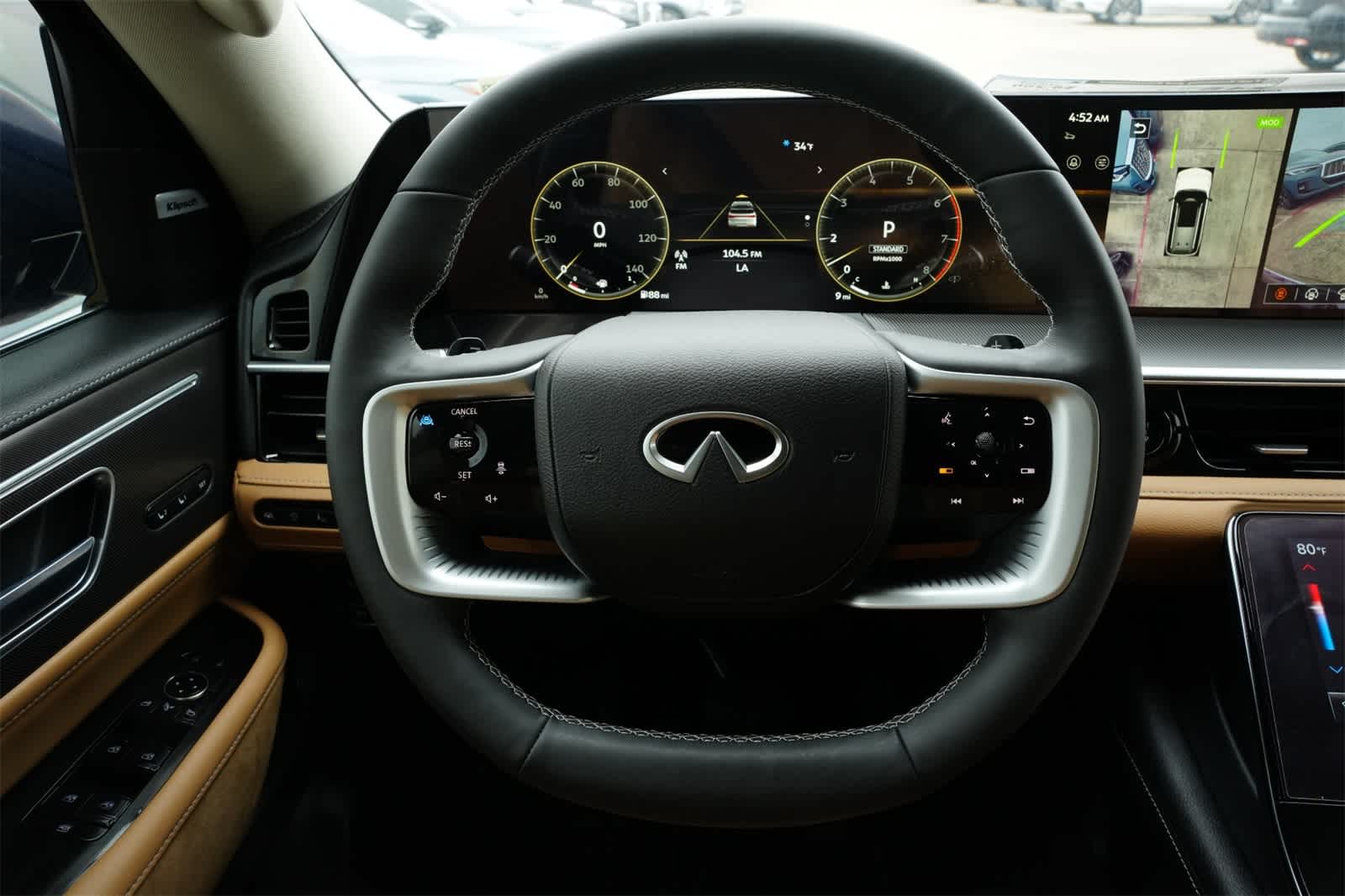 Thumbnail: 2025 INFINITI QX80 - 9