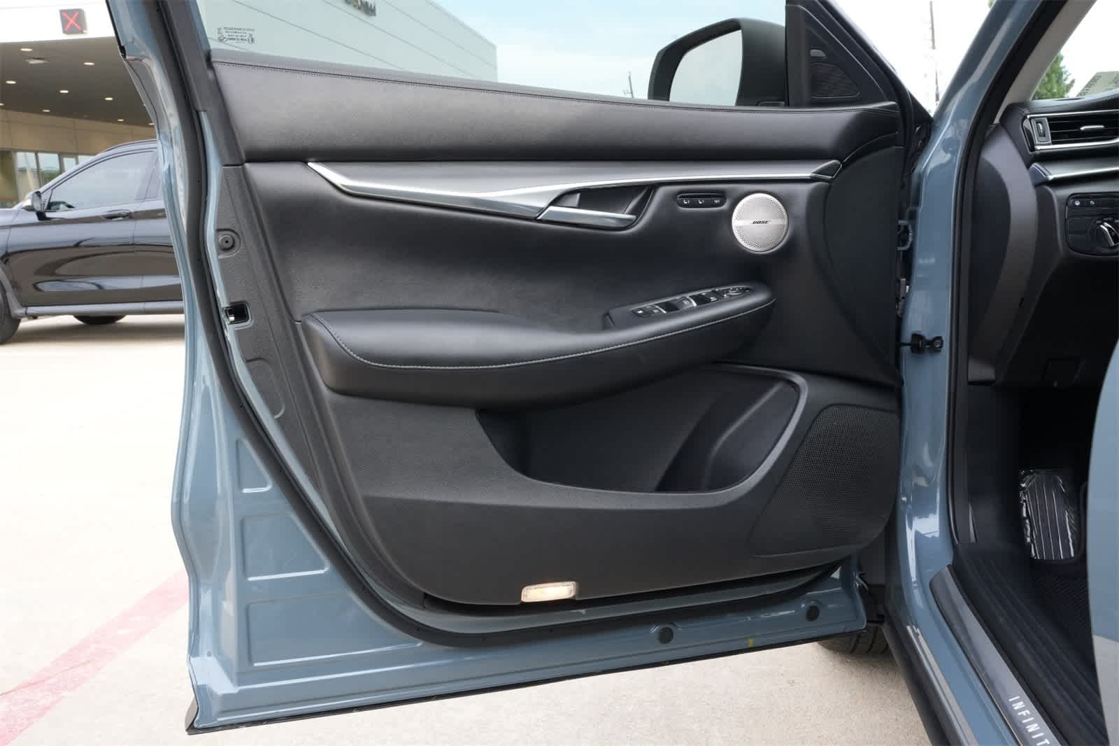 Thumbnail: 2025 INFINITI QX50 - 18