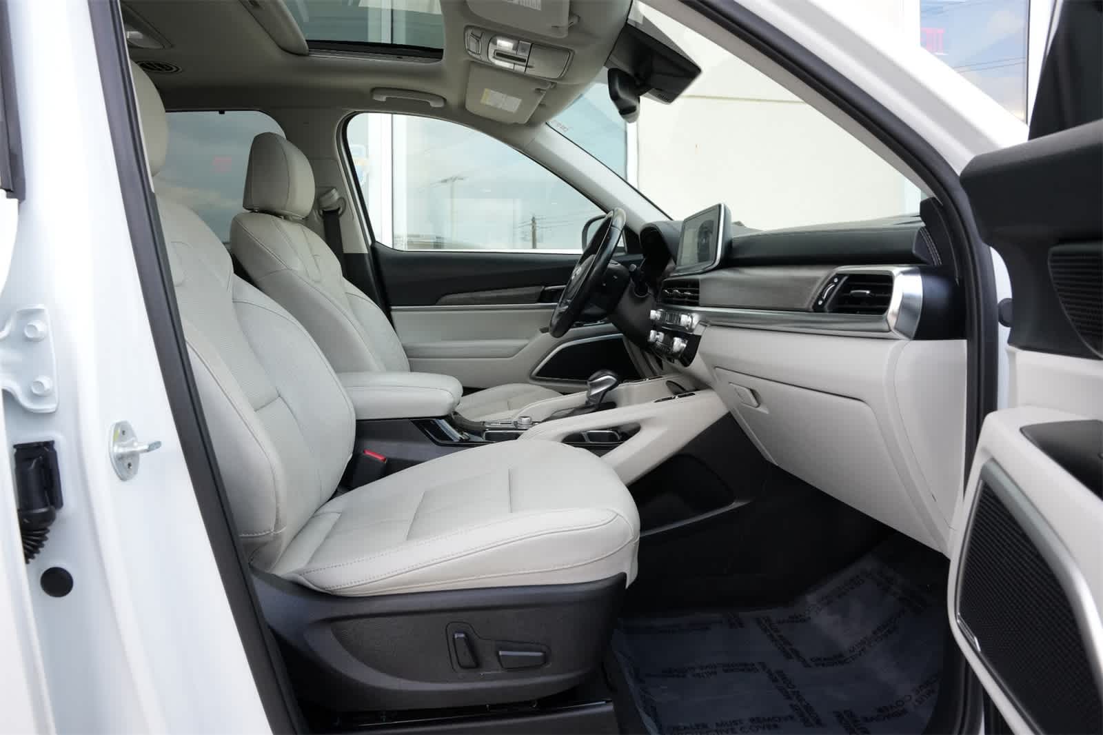 Thumbnail: 2020 Kia Telluride - 23