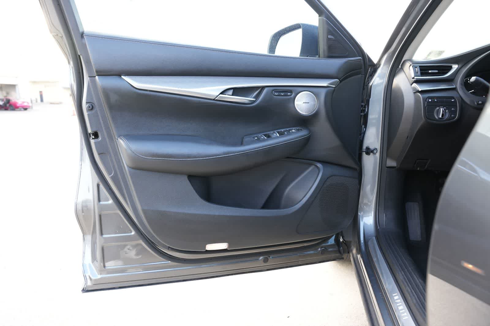 Thumbnail: 2023 INFINITI QX50 - 17