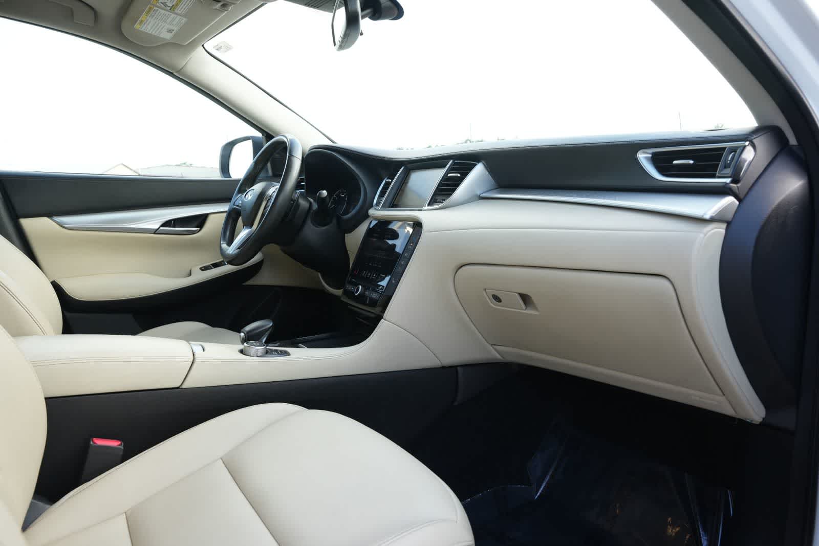 Thumbnail: 2020 INFINITI QX50 - 20