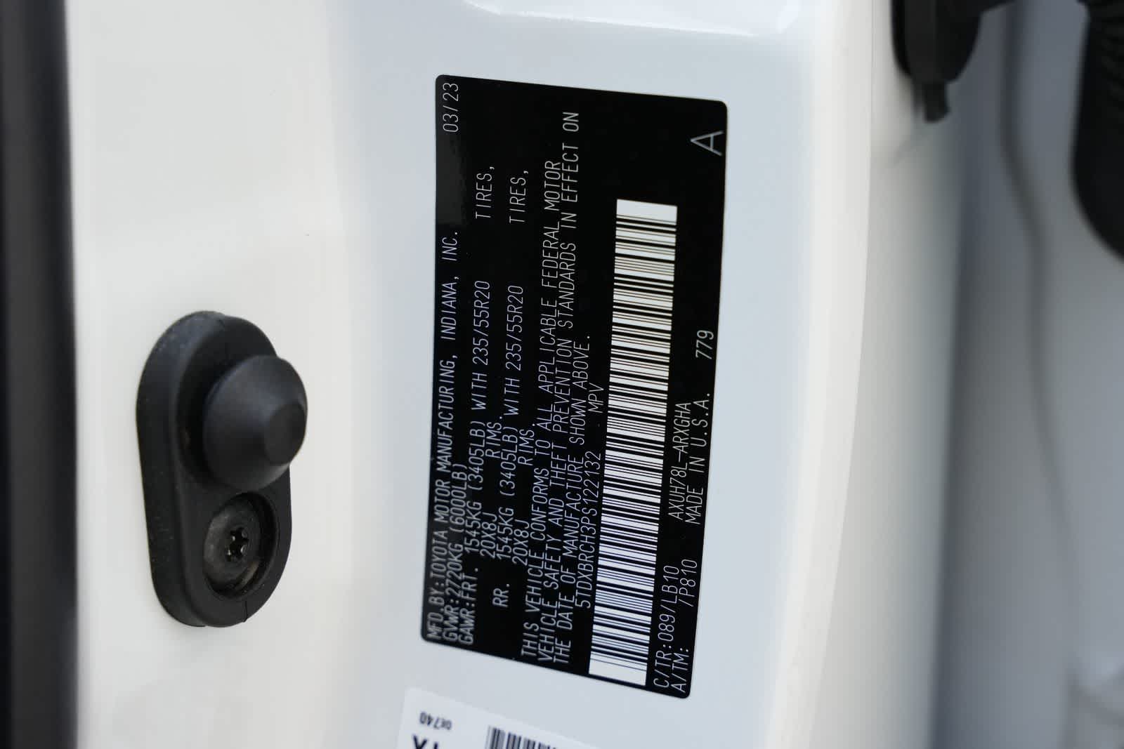 Thumbnail: 2023 Toyota Highlander - 25