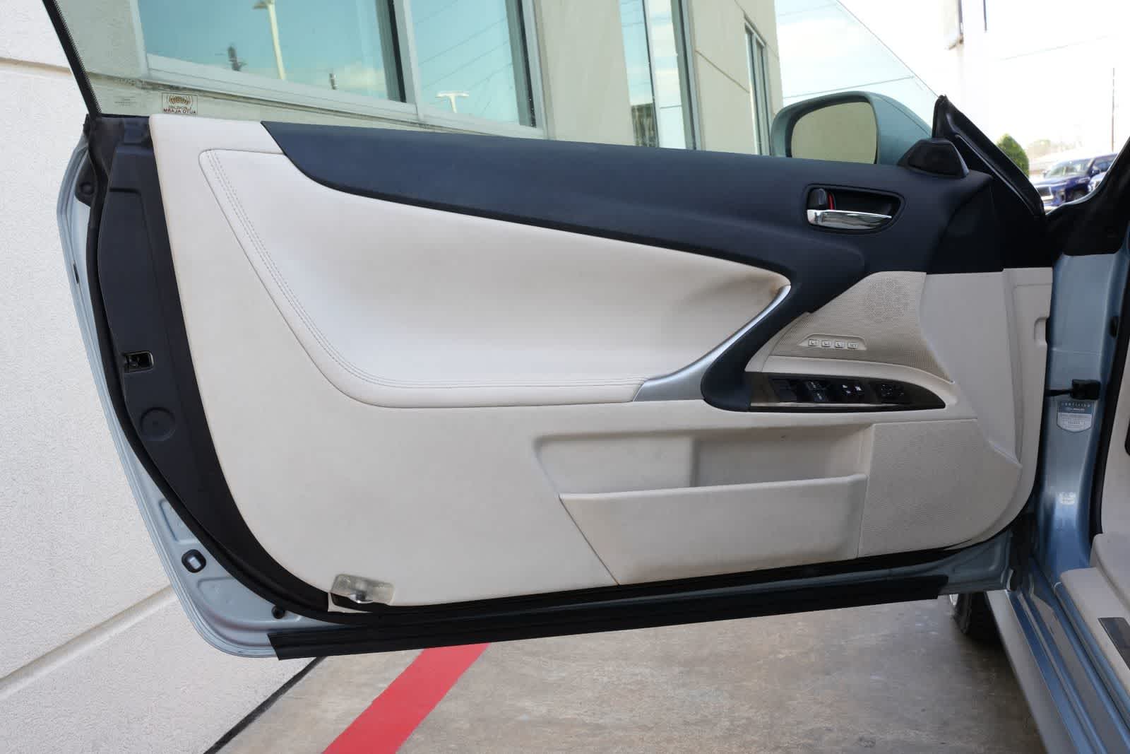 Thumbnail: 2010 Lexus IS - 16