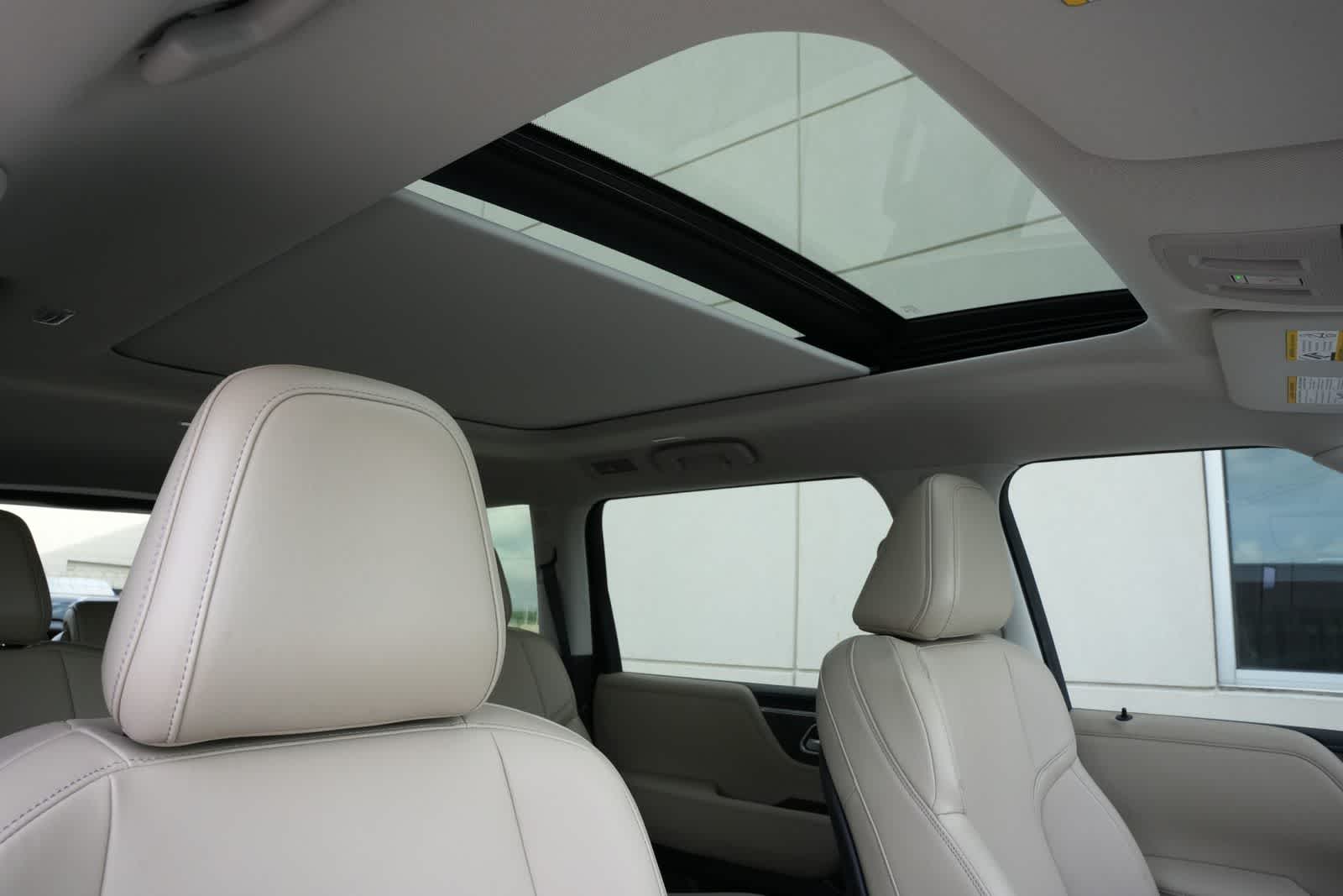 Thumbnail: 2026 INFINITI QX80 - 23