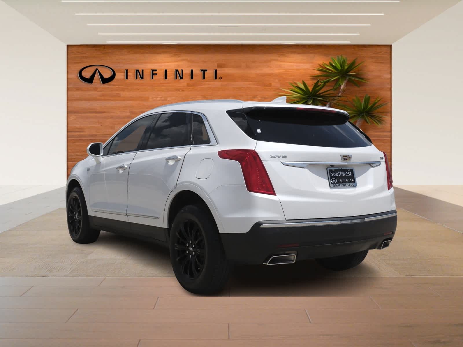 Thumbnail: 2017 Cadillac XT5 - 5