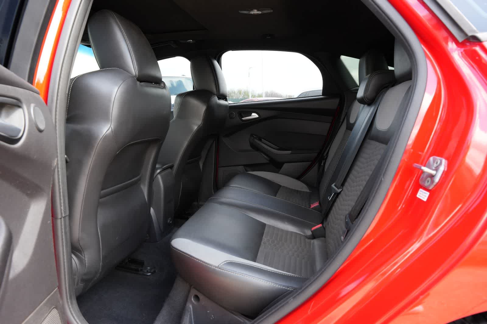 Thumbnail: 2013 Ford Focus - 17