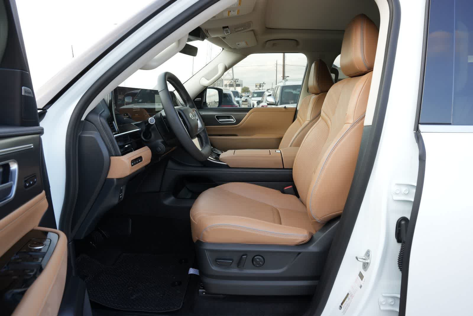 Thumbnail: 2026 INFINITI QX80 - 17