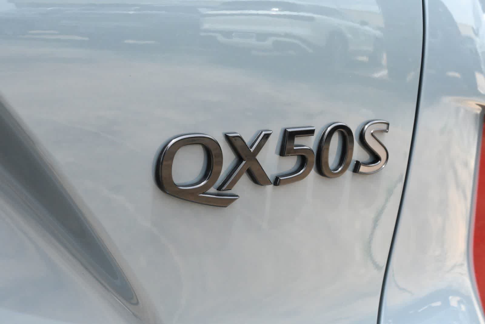 Thumbnail: 2025 INFINITI QX50 - 18