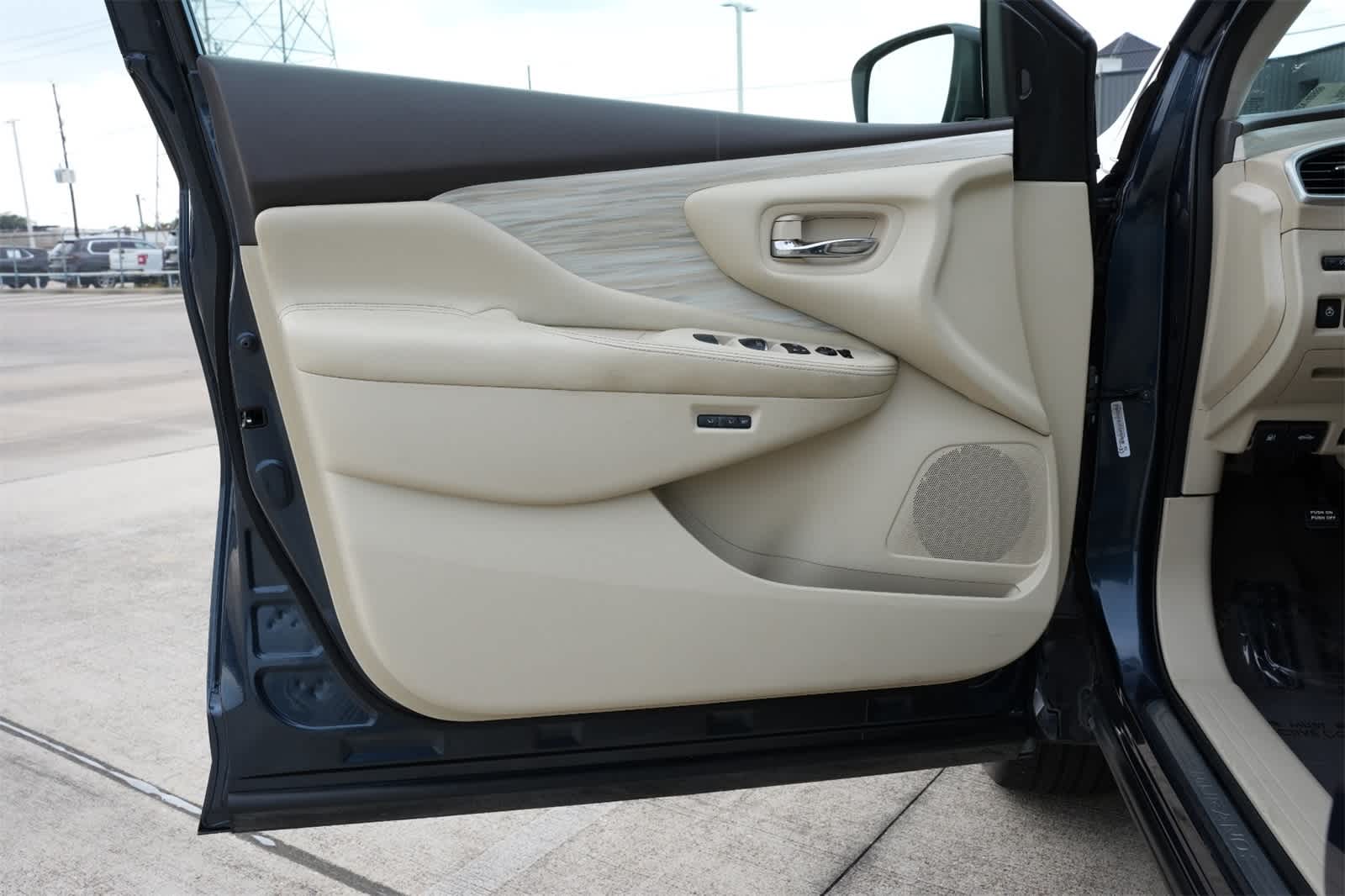 Thumbnail: 2016 Nissan Murano - 16