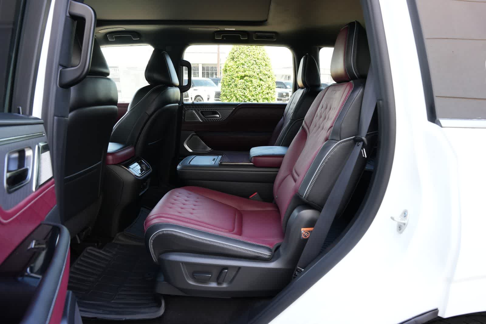 Thumbnail: 2026 INFINITI QX80 - 18