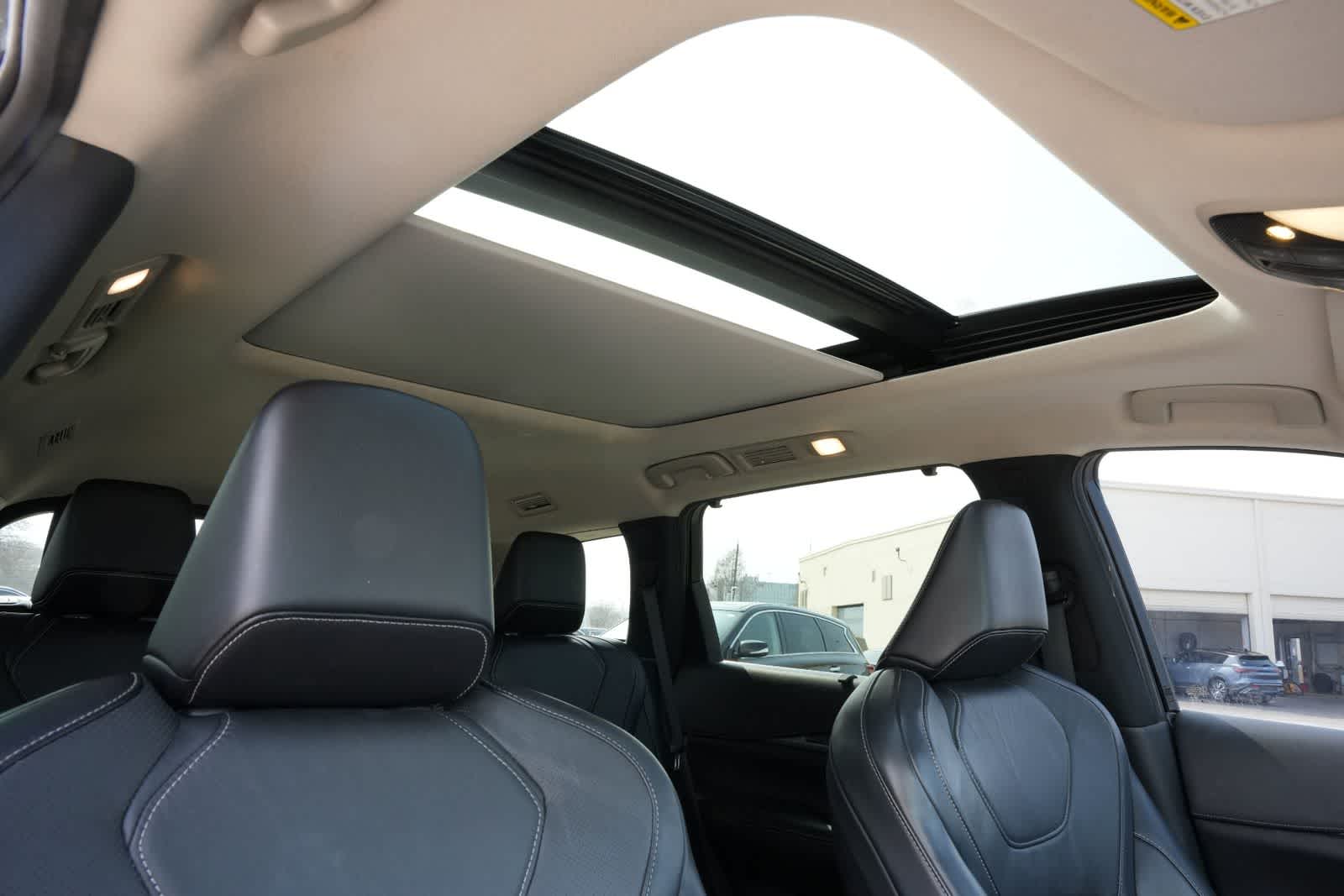 Thumbnail: 2023 INFINITI QX60 - 24