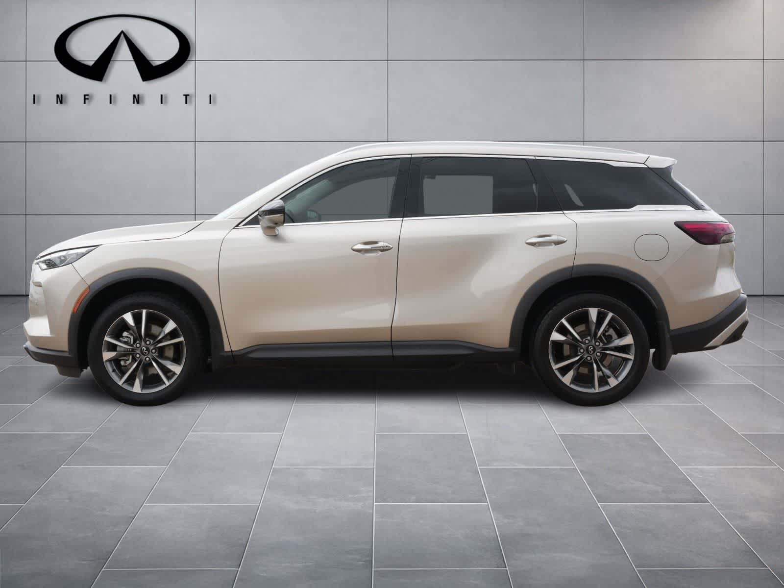 Thumbnail: 2023 INFINITI QX60 - 4