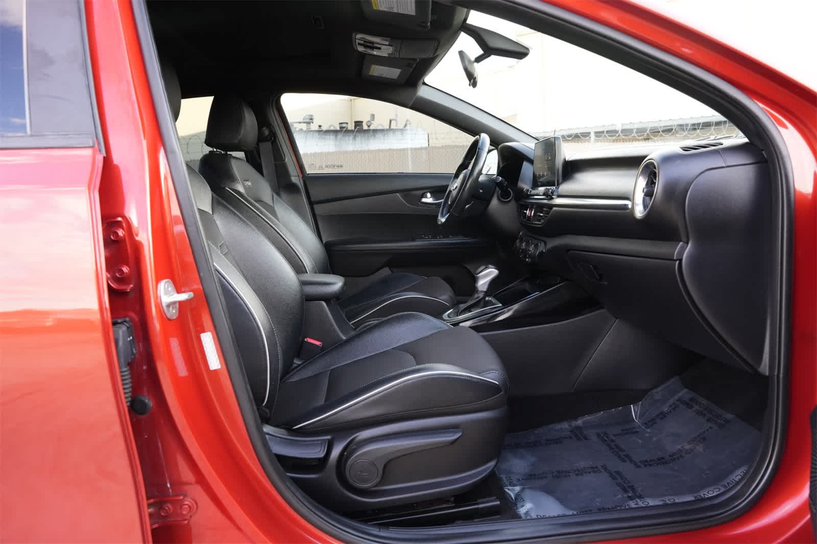 Thumbnail: 2021 Kia Forte - 24