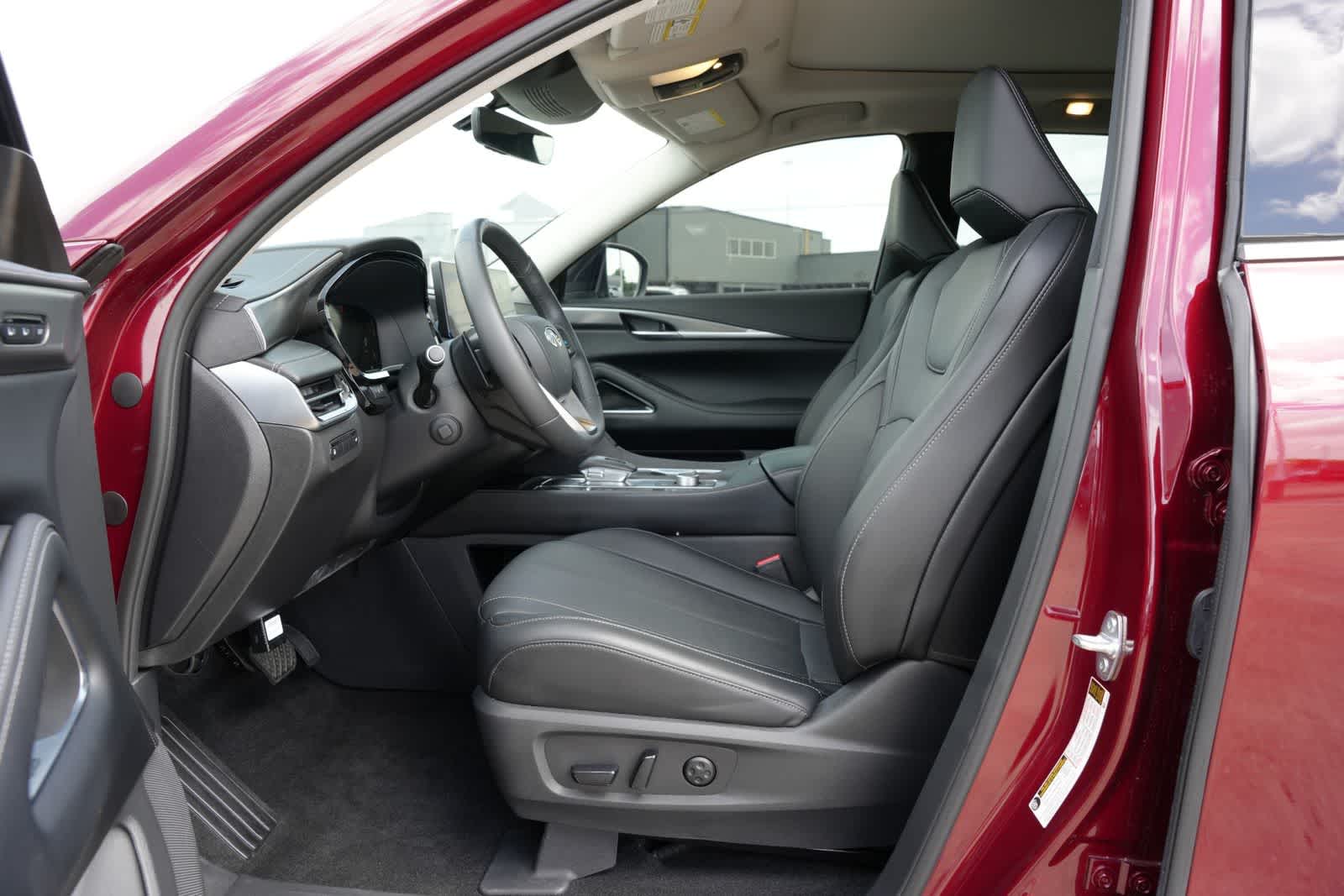 Thumbnail: 2026 INFINITI QX60 - 17