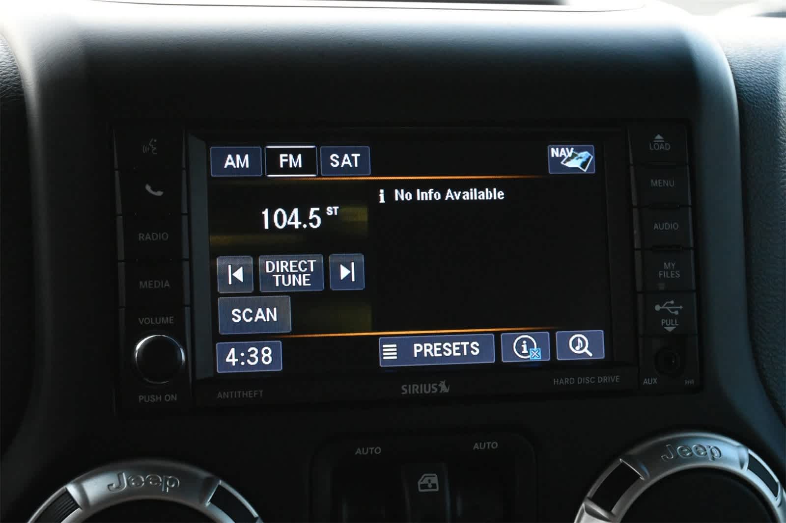 Thumbnail: 2018 Jeep Wrangler - 13