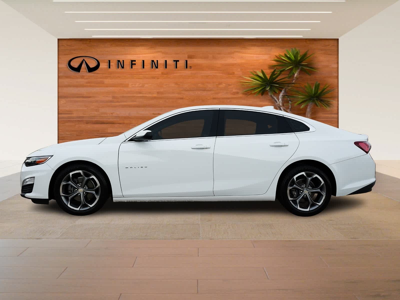 Thumbnail: 2022 Chevrolet Malibu - 4