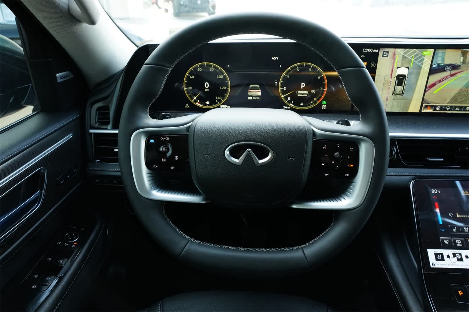 Thumbnail: 2025 INFINITI QX80 - 9