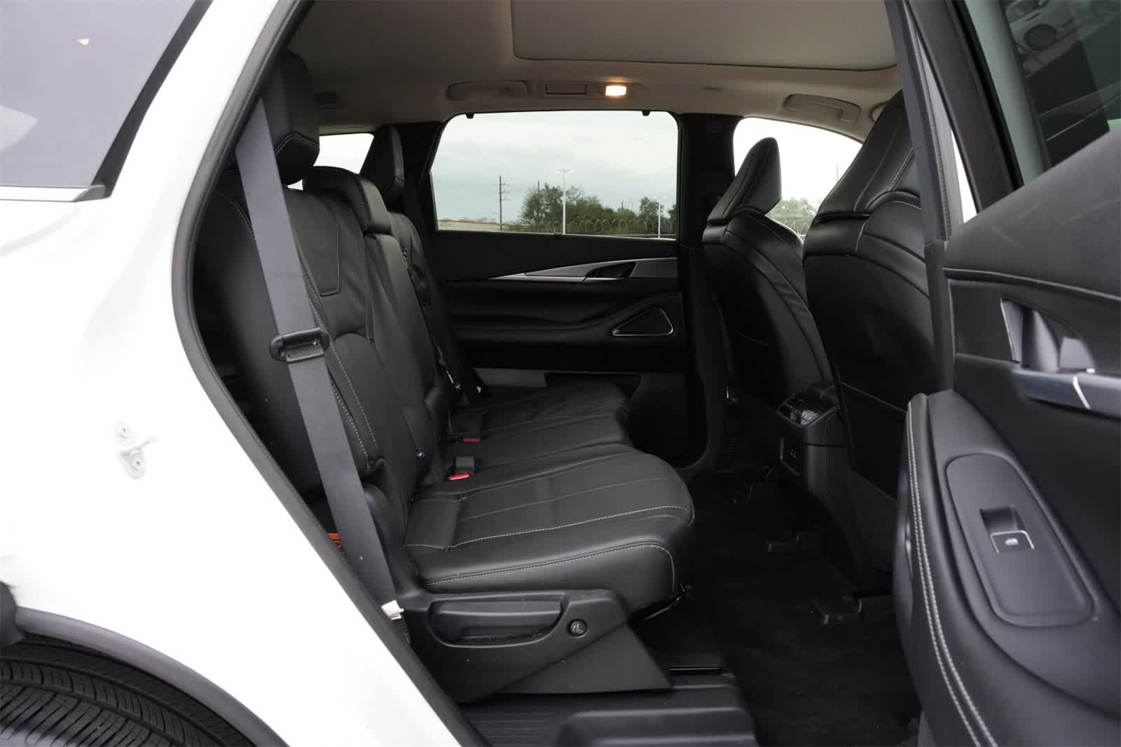 Thumbnail: 2025 INFINITI QX60 - 21