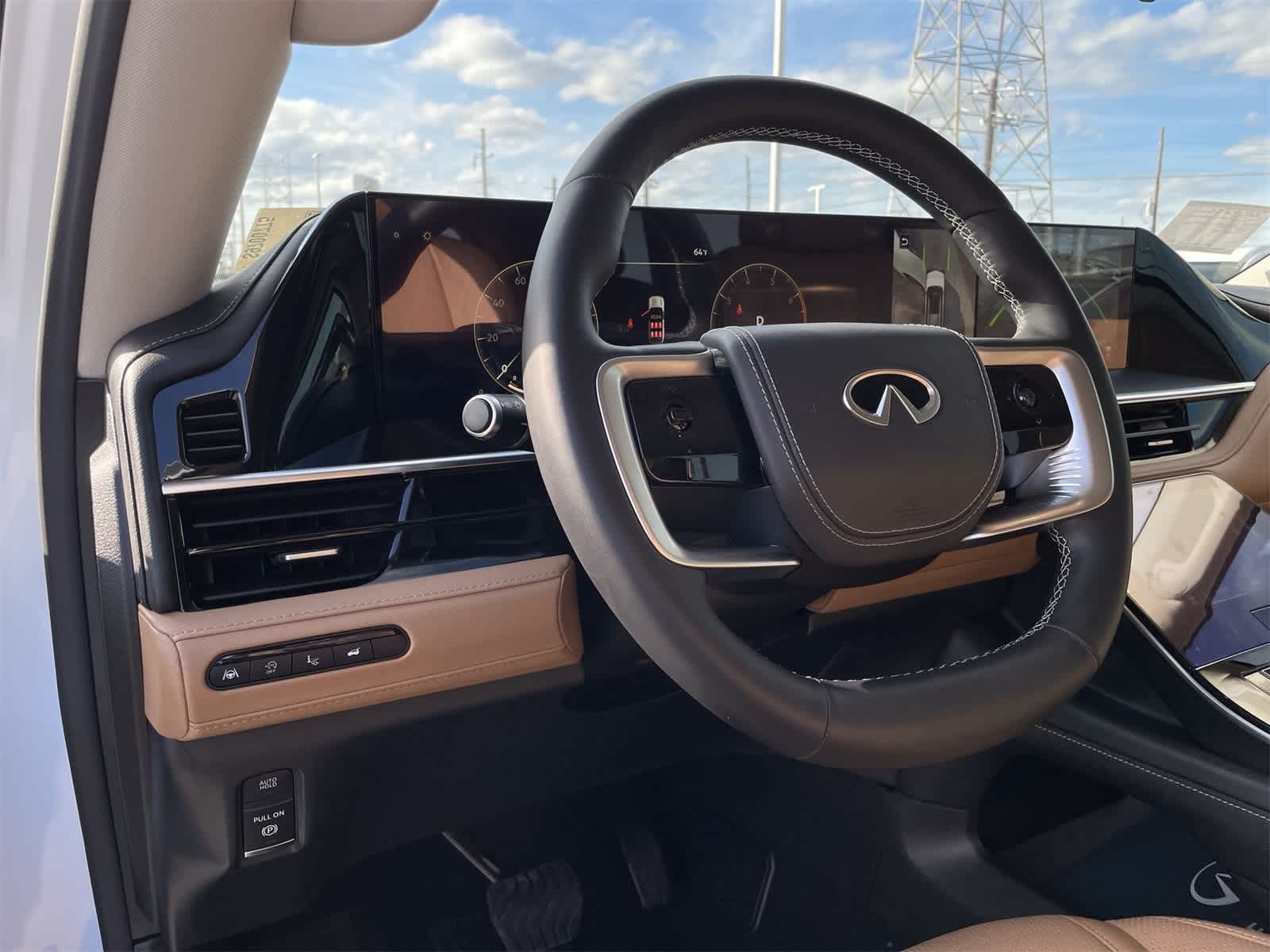 Thumbnail: 2025 INFINITI QX80 - 16