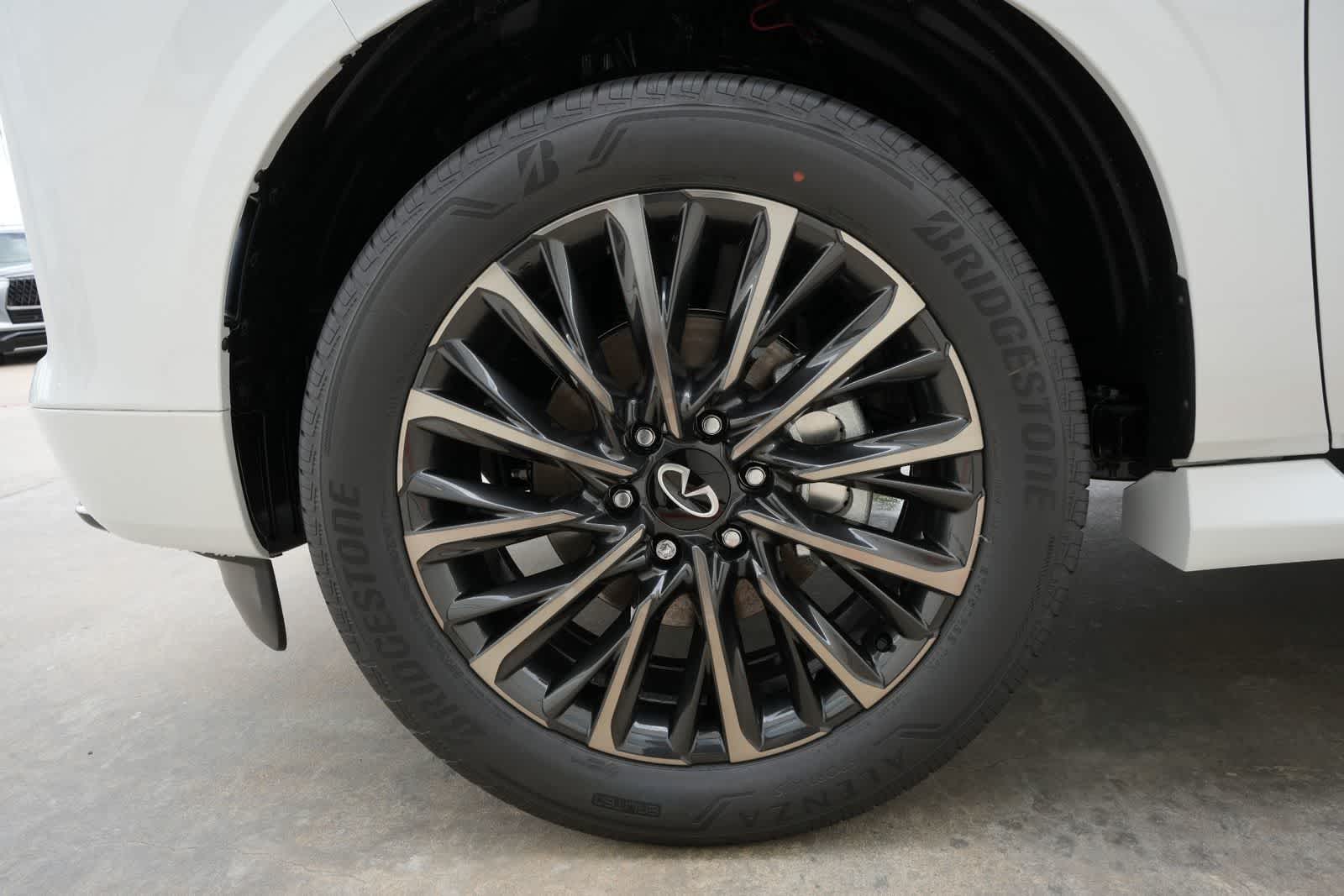 Thumbnail: 2026 INFINITI QX80 - 27