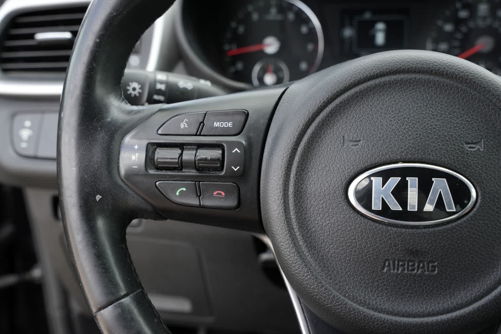 Thumbnail: 2017 Kia Sorento - 5