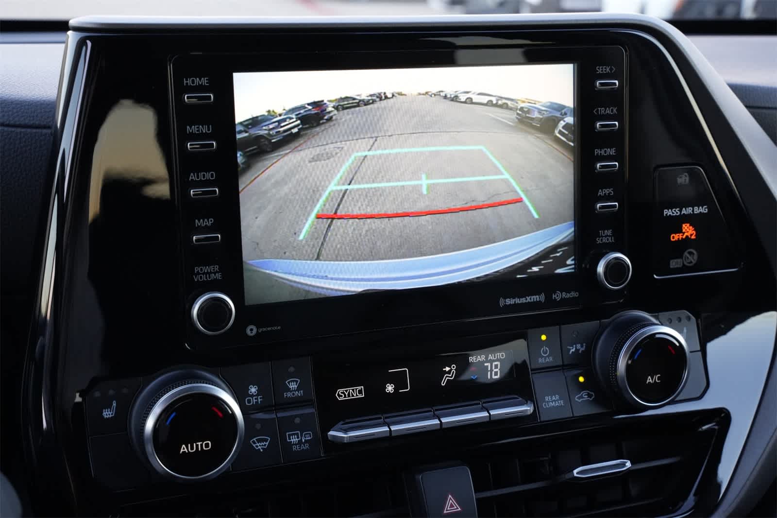 Thumbnail: 2022 Toyota Highlander - 14