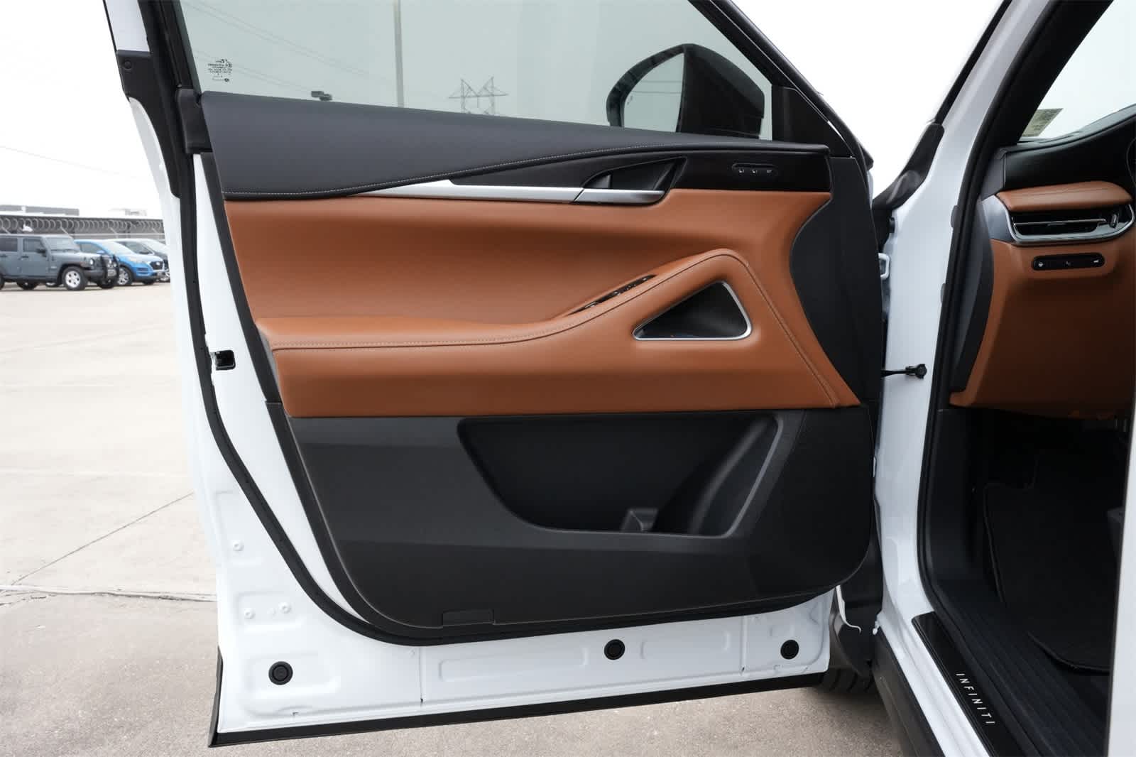 Thumbnail: 2026 INFINITI QX60 - 17