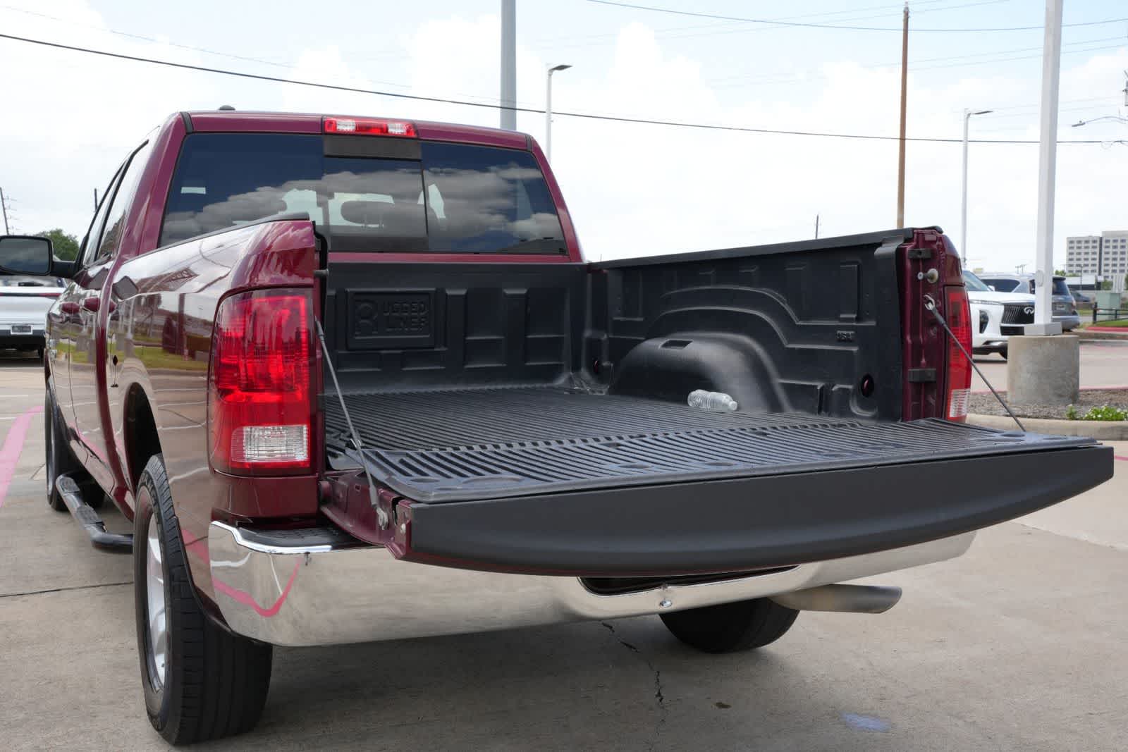 Thumbnail: 2019 RAM 1500 Classic - 18