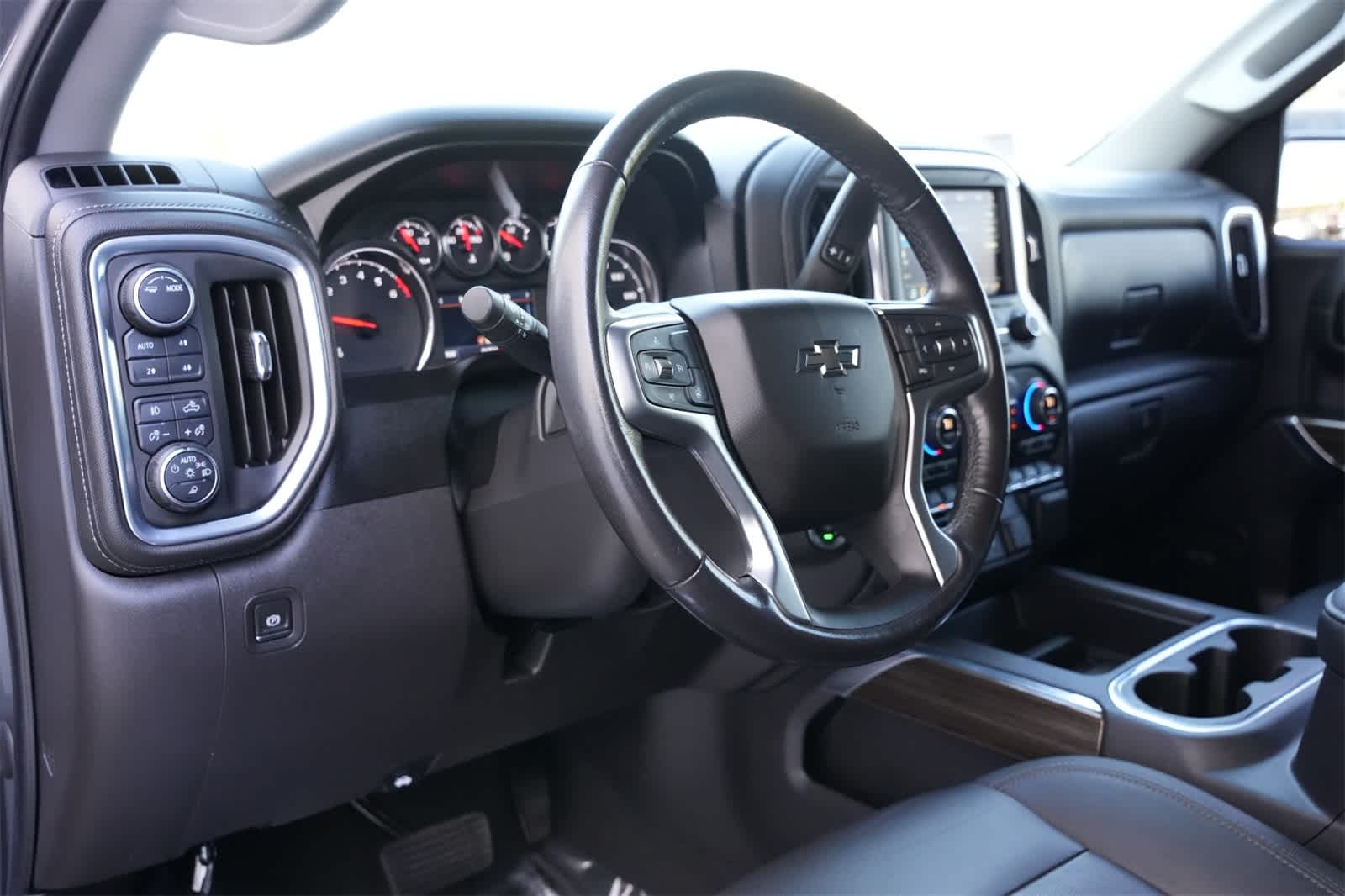 Thumbnail: 2021 Chevrolet Silverado 1500 - 16